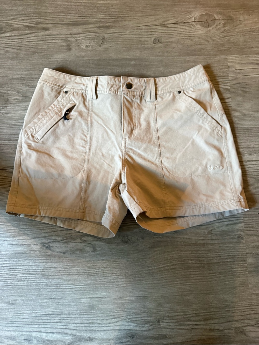 Women's Light Beige Cargo Shorts with Utility Pockets